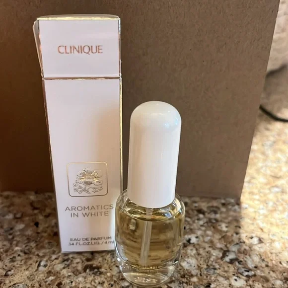 NIB Clinique Aromatics in White eau de parfum spray, 0.14 oz. - Picture 2 of 2